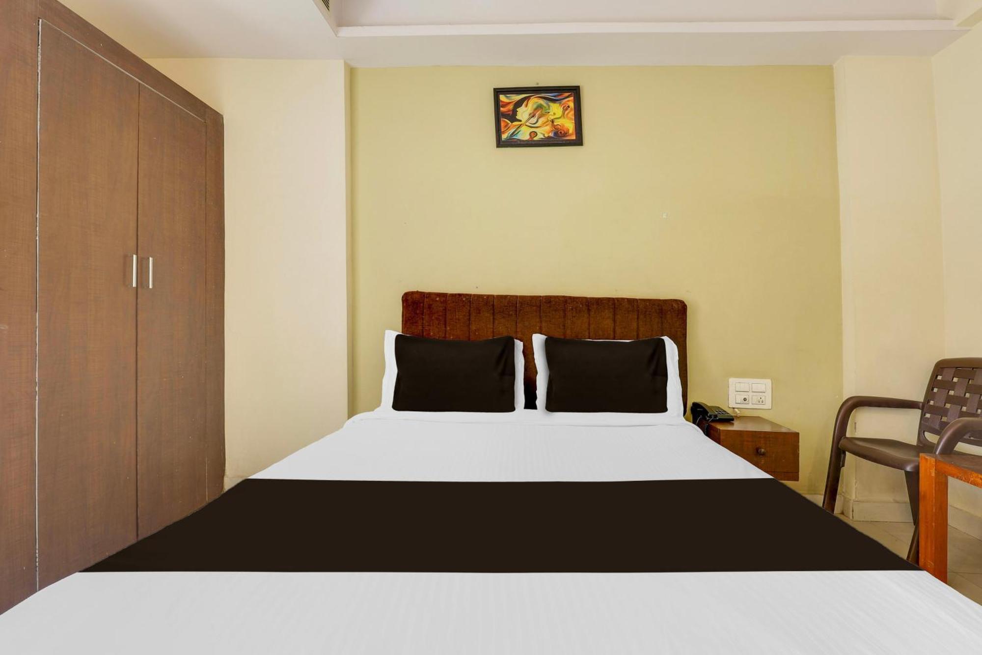 Отель Super Townhouse Dwarka Nagar Near Ramatalkies Вишакхапатнам Экстерьер фото