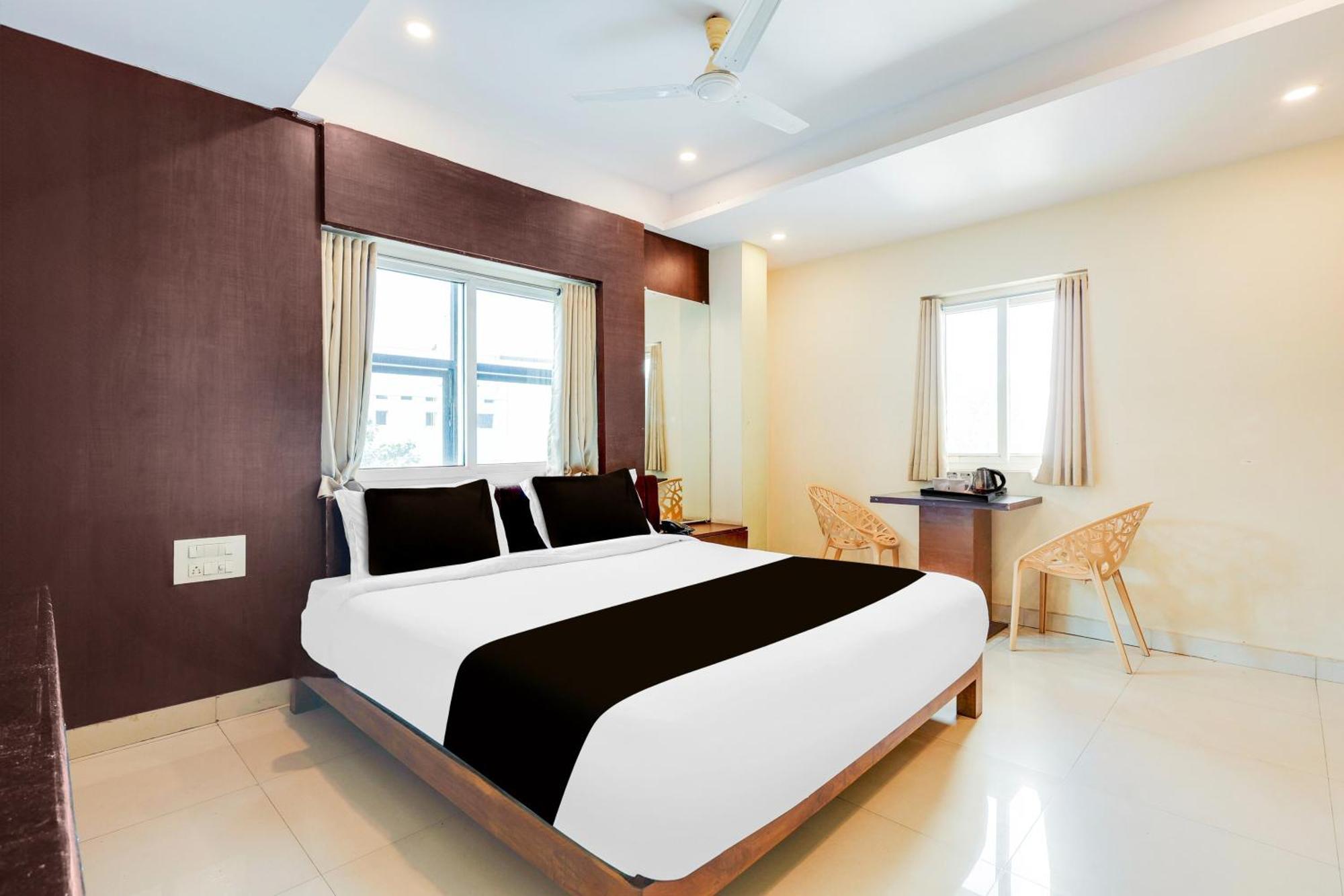 Отель Super Townhouse Dwarka Nagar Near Ramatalkies Вишакхапатнам Экстерьер фото